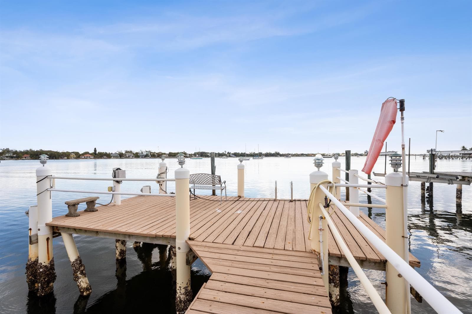 114 S Lake Drive photo 7