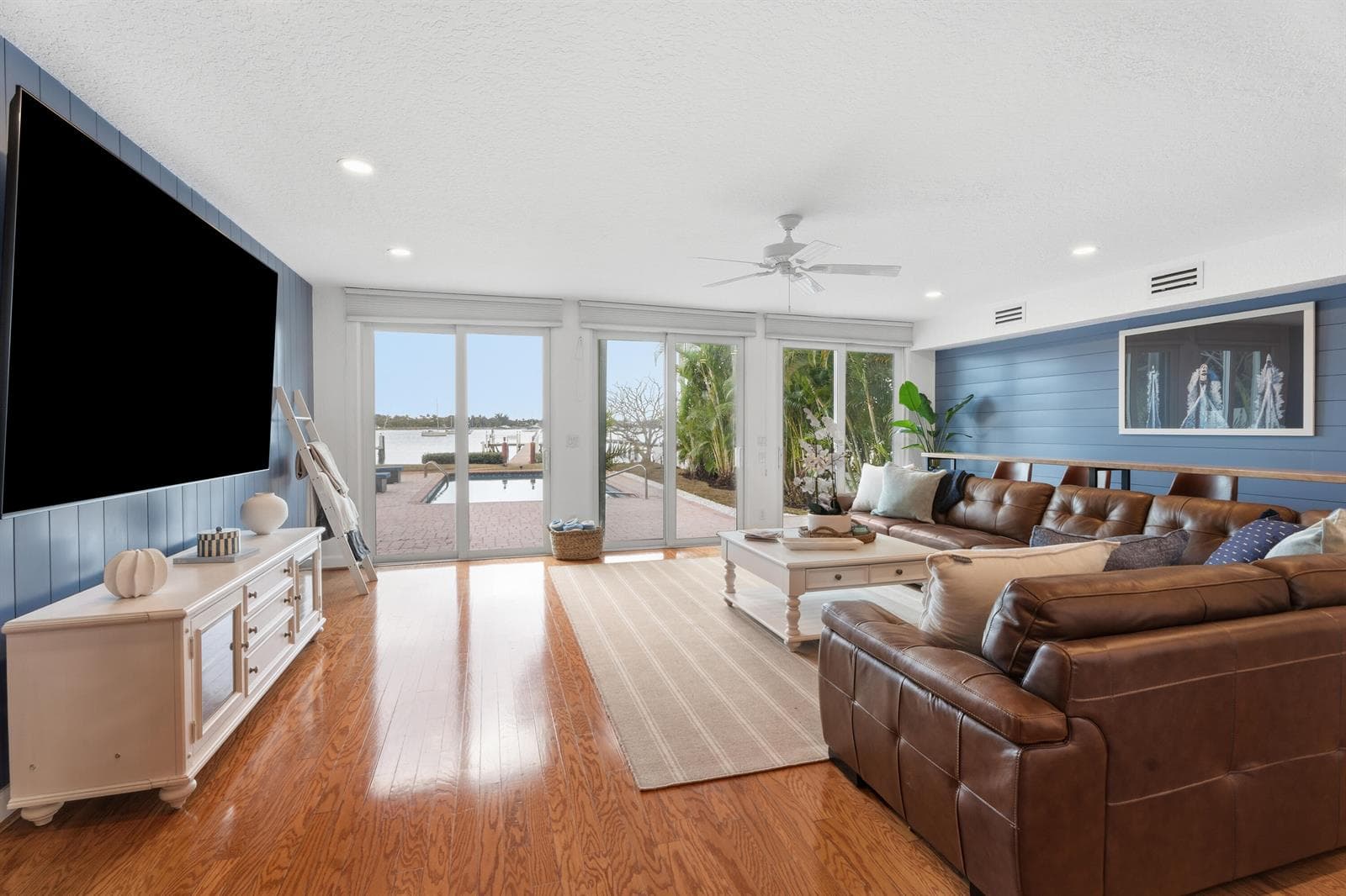 114 S Lake Drive photo 4