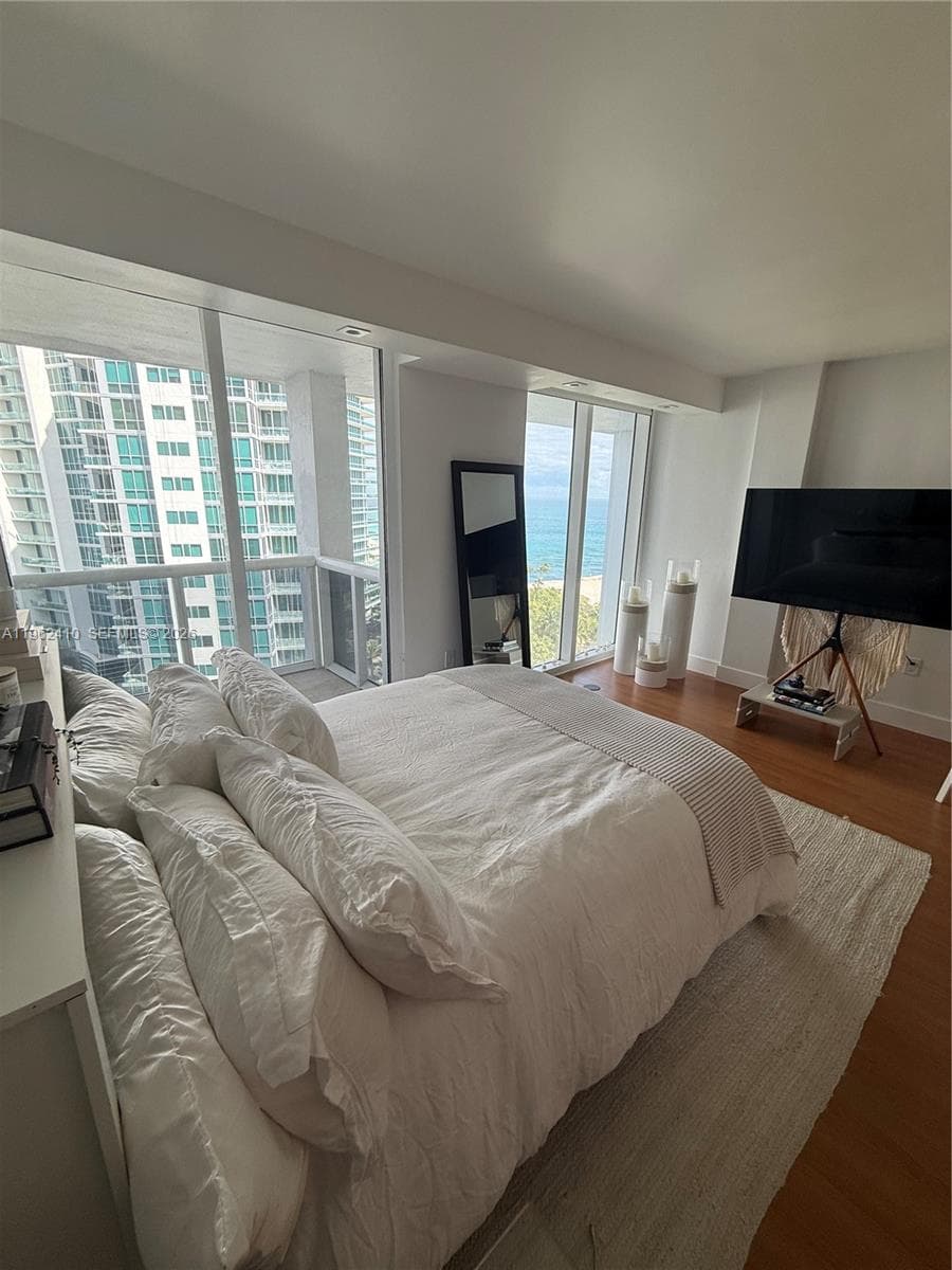 10275 Collins Ave 1402 photo 7