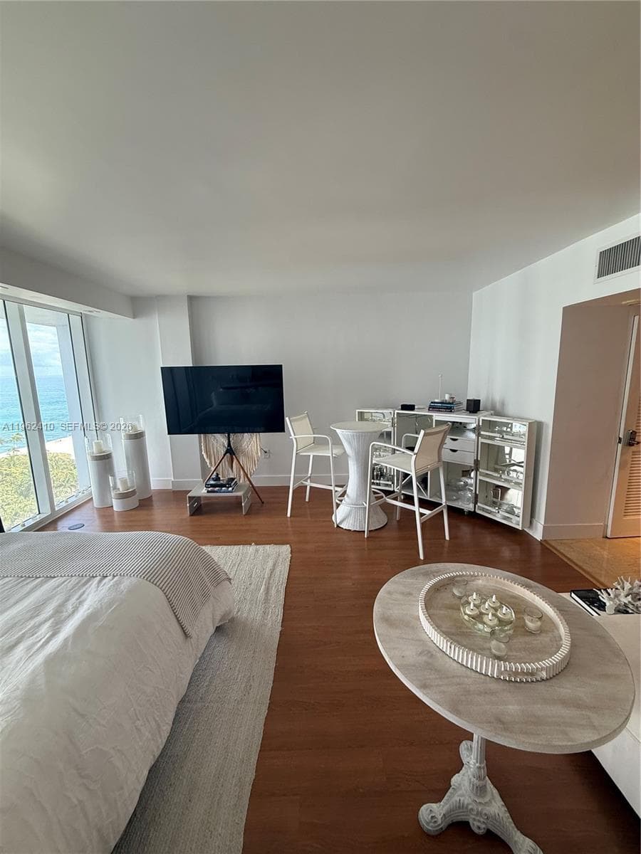 10275 Collins Ave 1402 photo 8