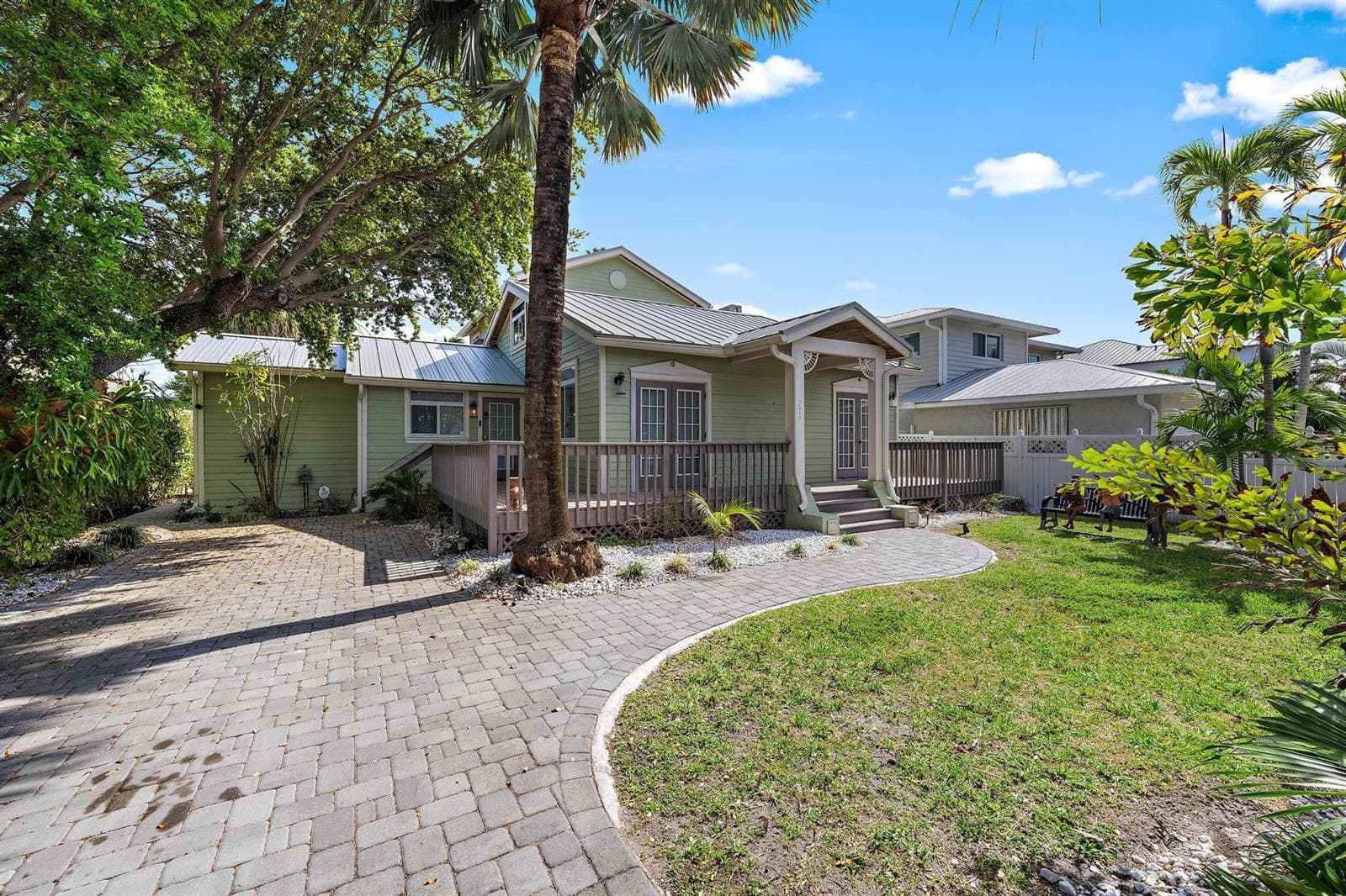 122 S Lake Drive photo 13