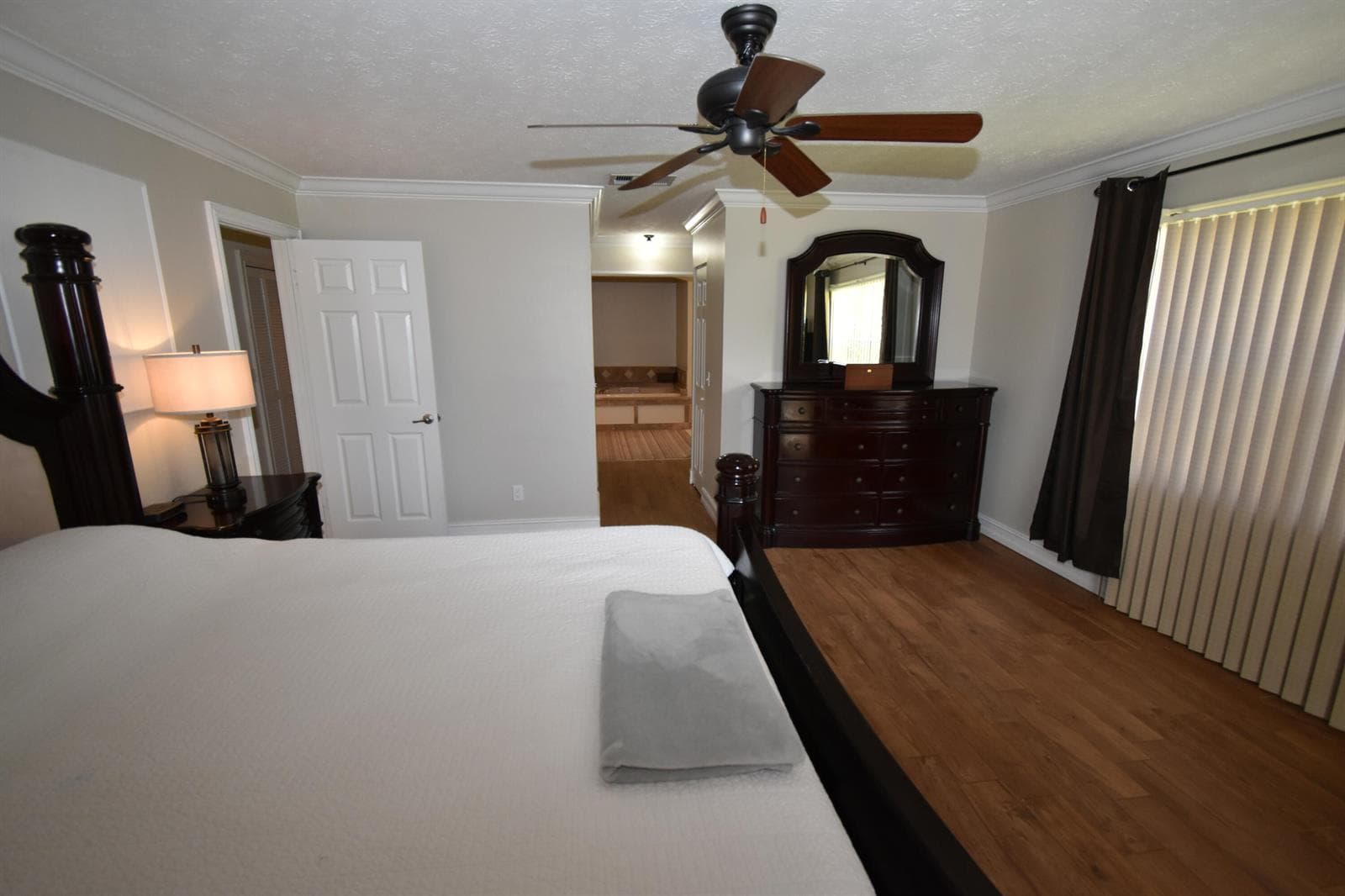 1654 SW Lexington Drive photo 9