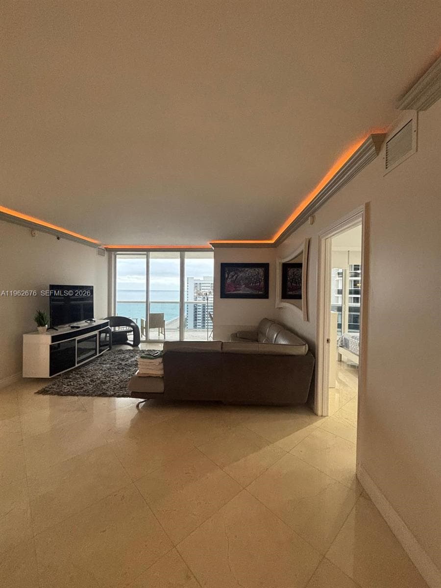 1830 S OCEAN DR 2004 photo 4