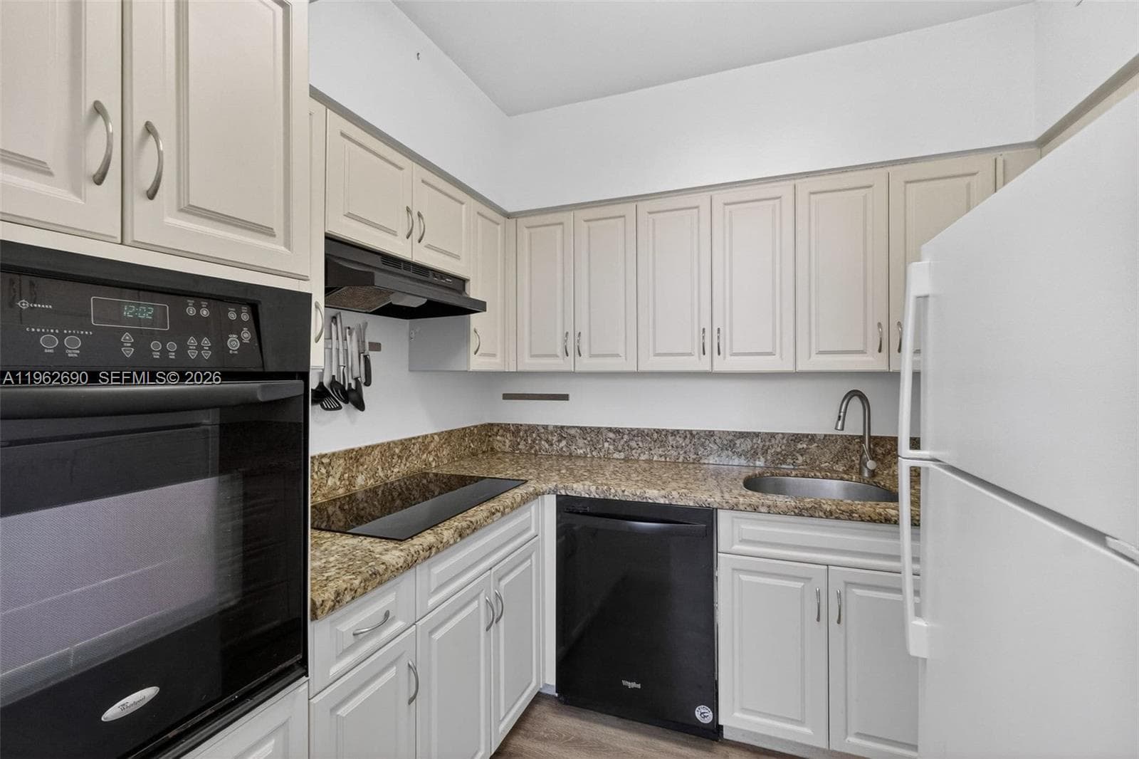 7441 Wayne Avenue 8J photo 14