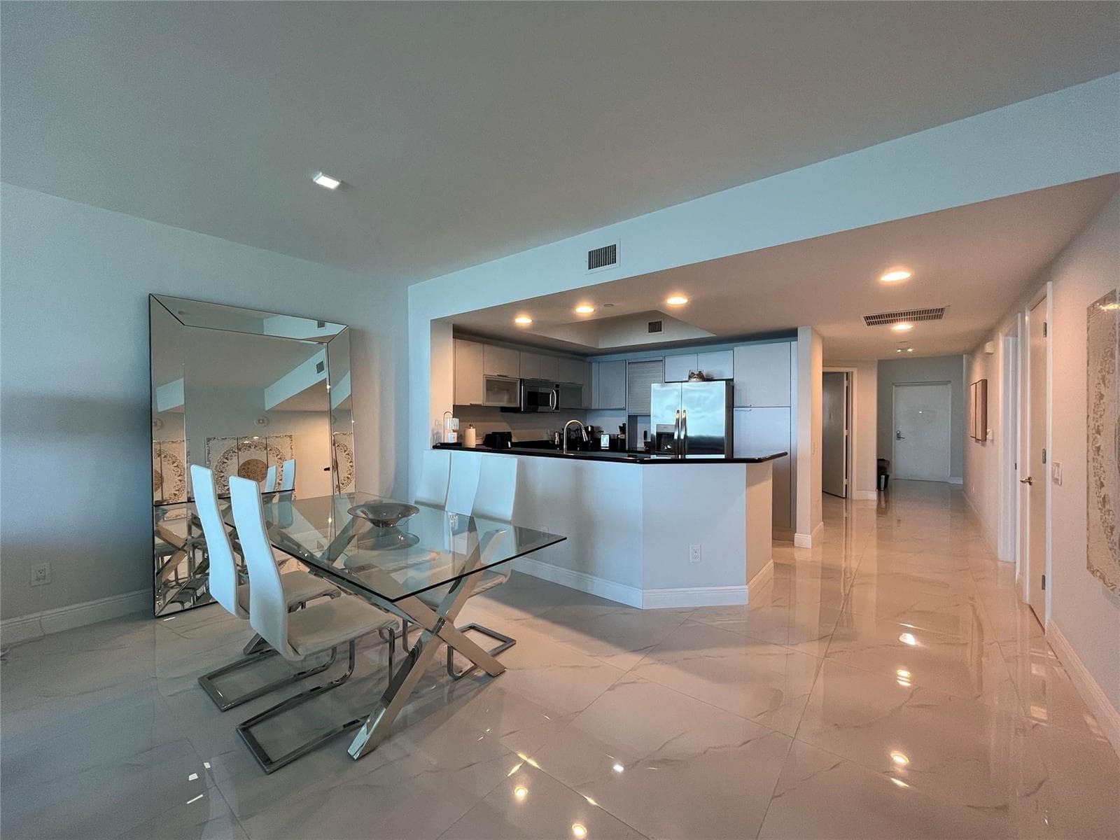 2650 Lake Shore Drive 803 photo 17