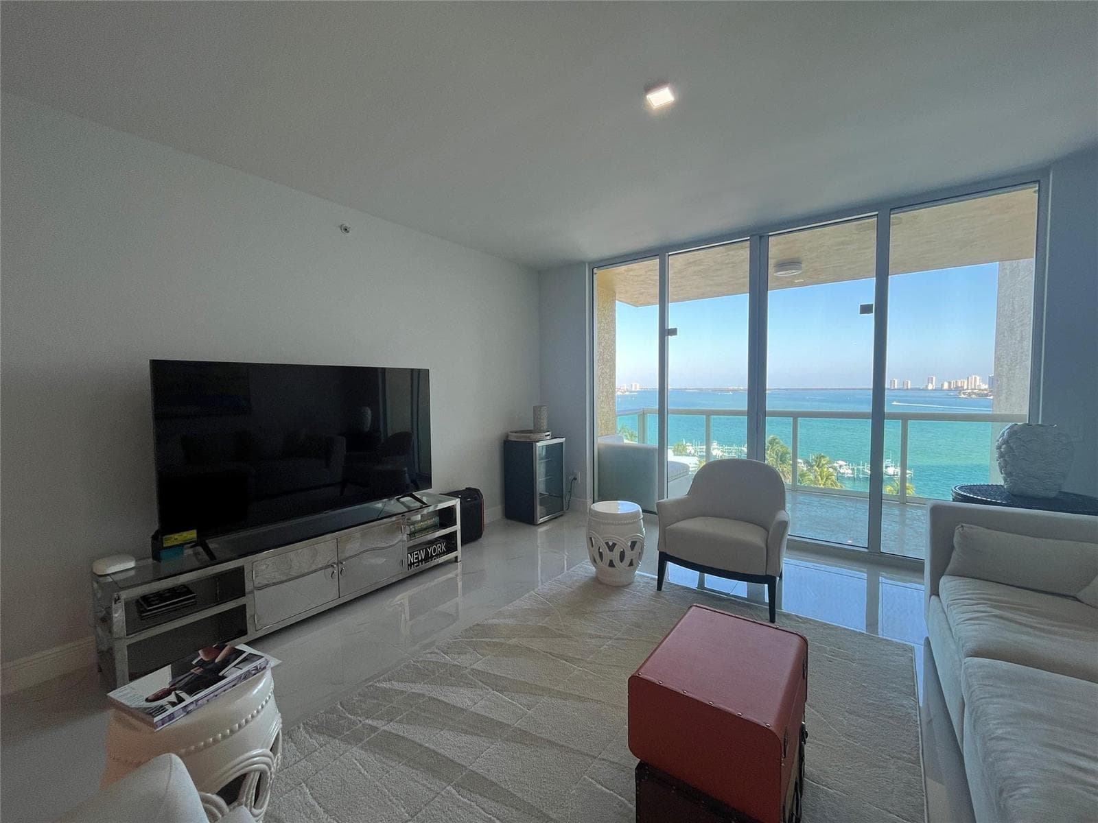 2650 Lake Shore Drive 803 photo 22