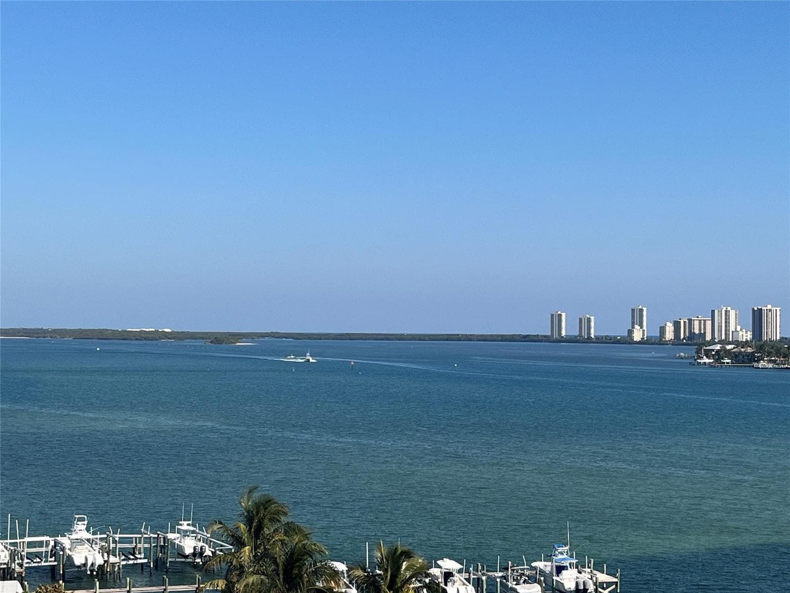 2650 Lake Shore Drive 803 photo 1