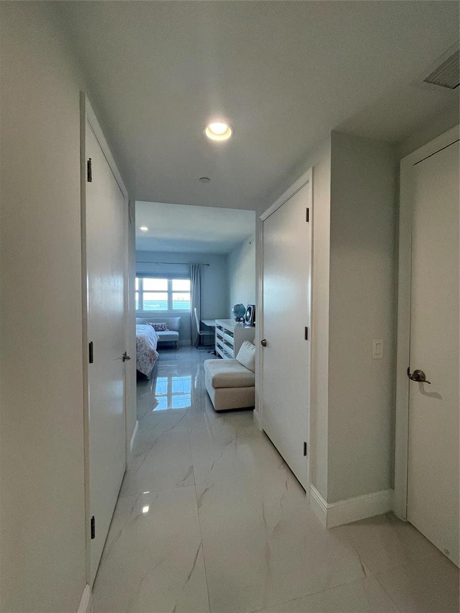 2650 Lake Shore Drive 803 photo 24