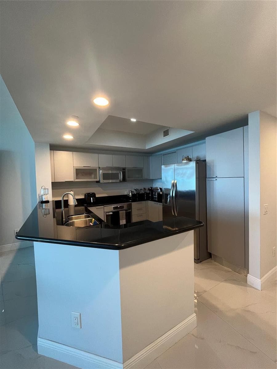 2650 Lake Shore Drive 803 photo 14