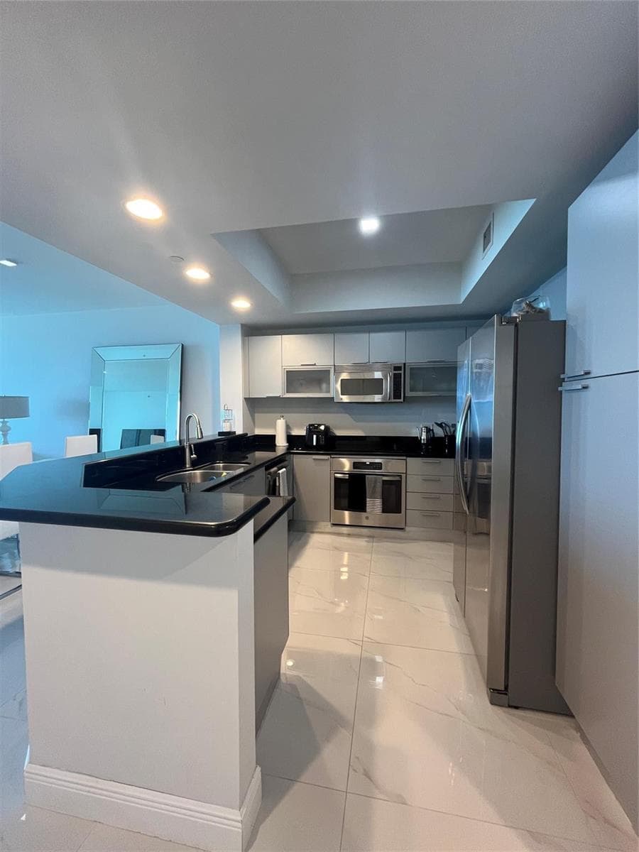 2650 Lake Shore Drive 803 photo 15