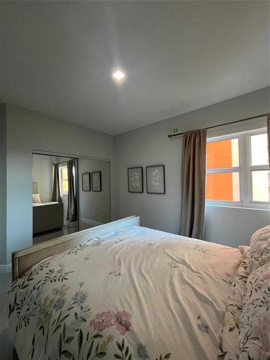 2650 Lake Shore Drive 803 photo 11