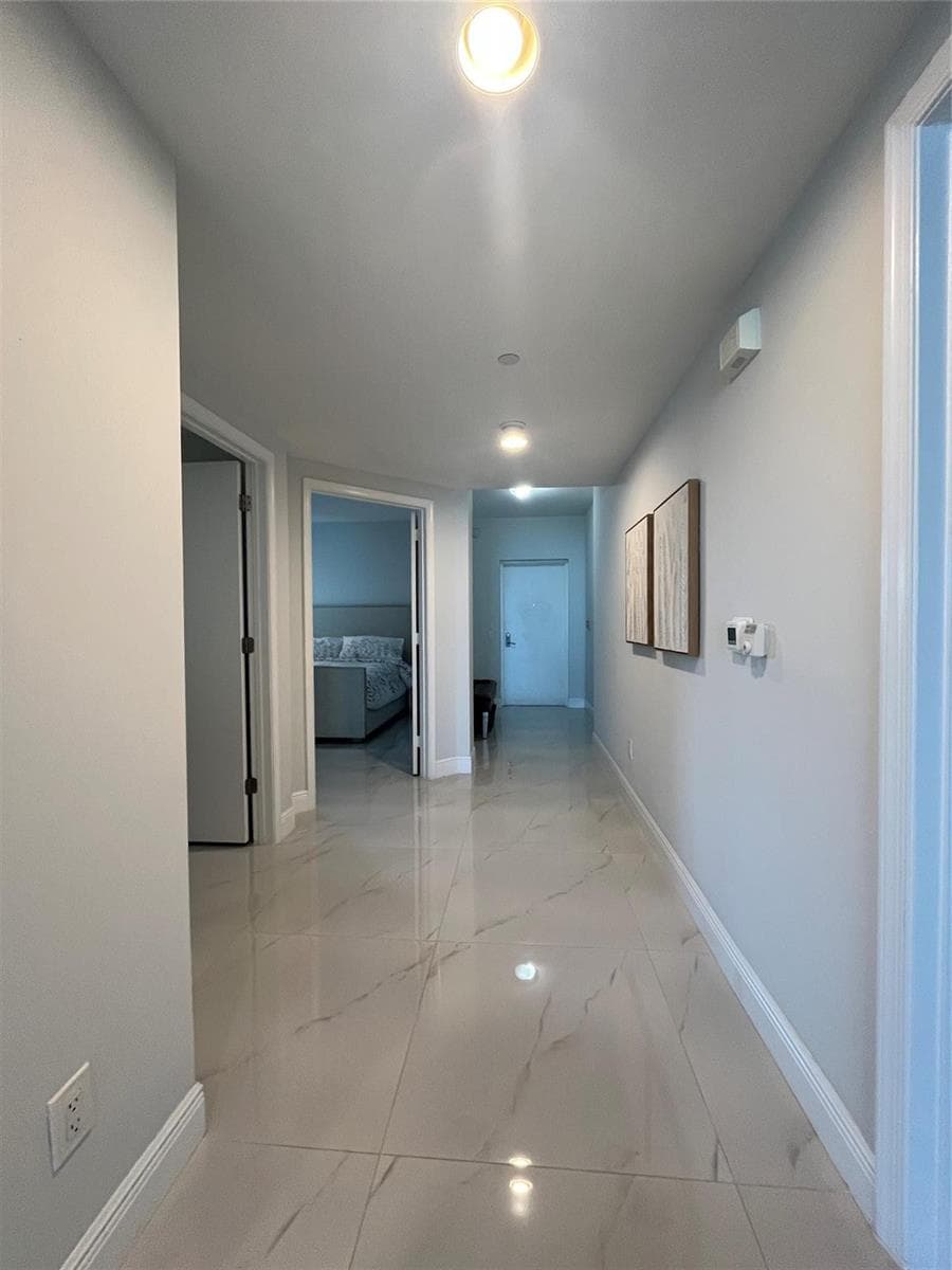 2650 Lake Shore Drive 803 photo 8
