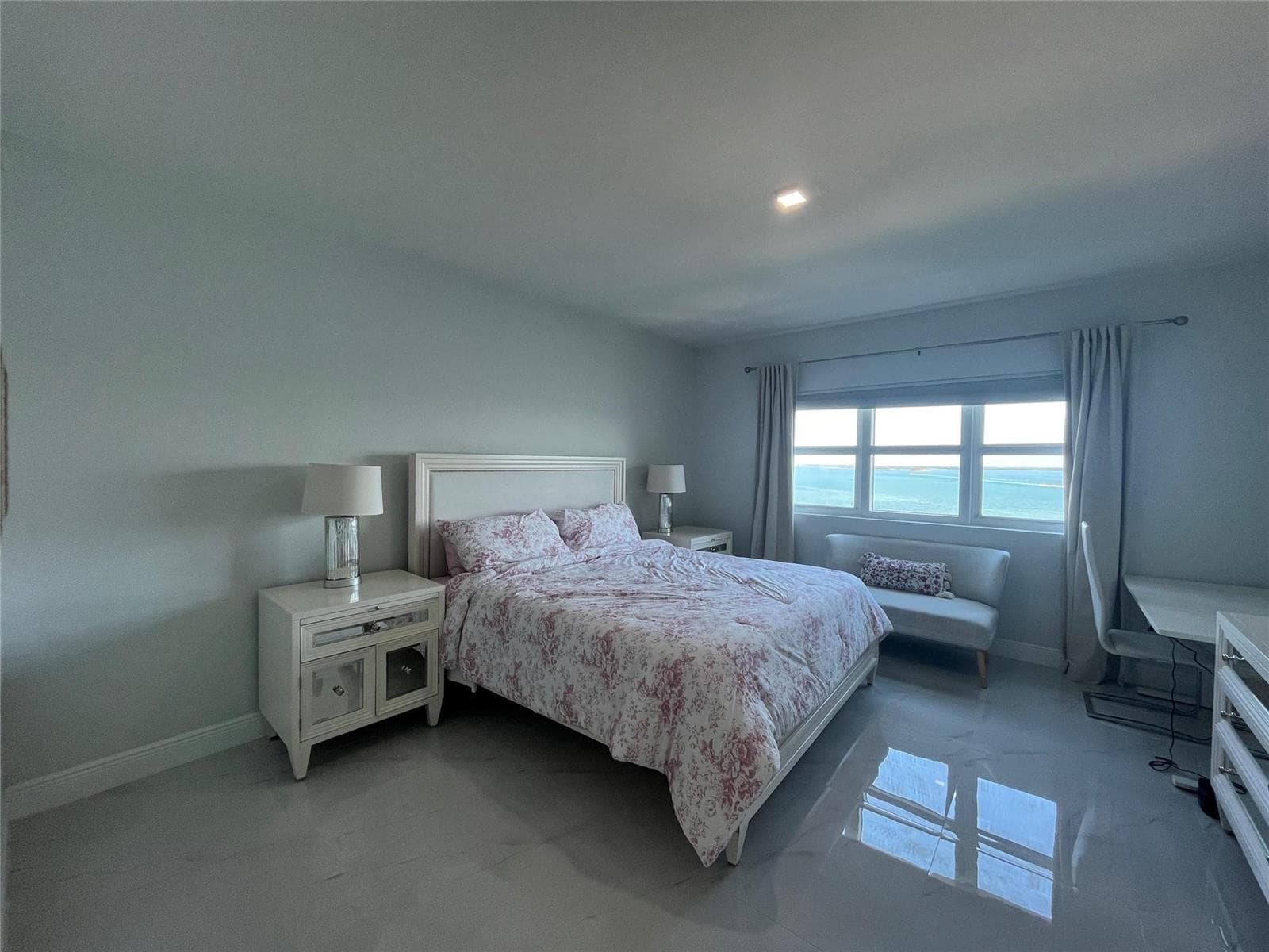 2650 Lake Shore Drive 803 photo 25