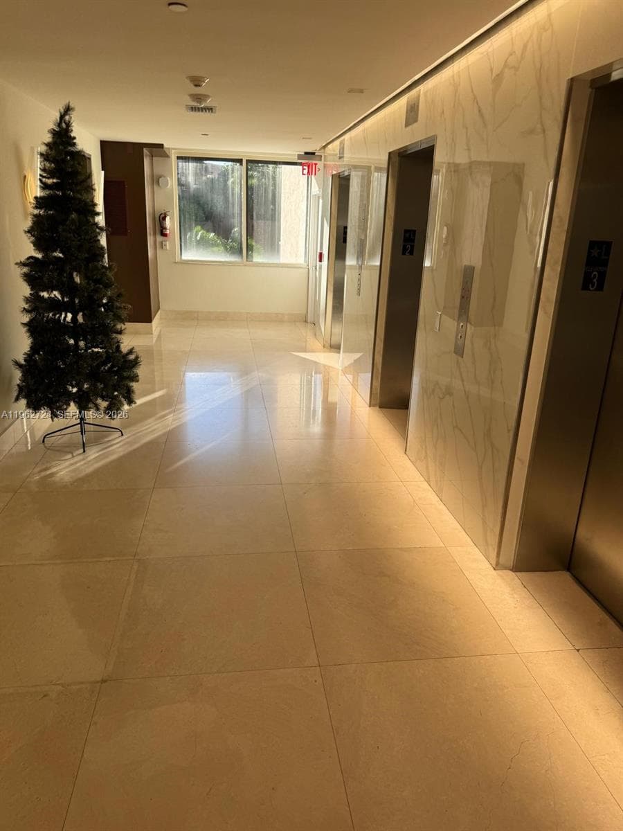 540 Brickell Key Dr 1505 photo 3