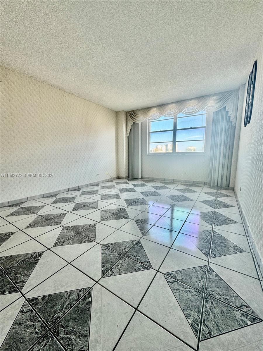 251 174th St 1715 photo 23