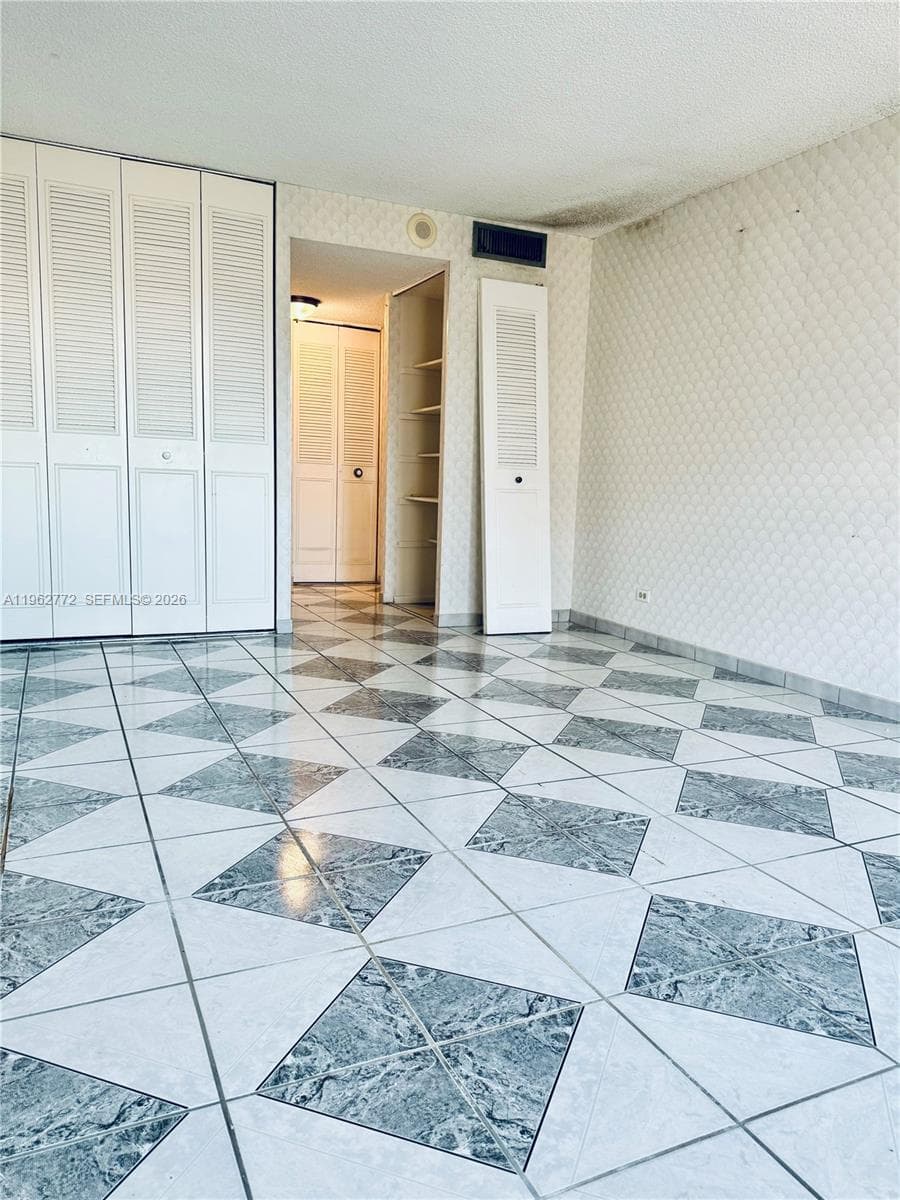 251 174th St 1715 photo 22