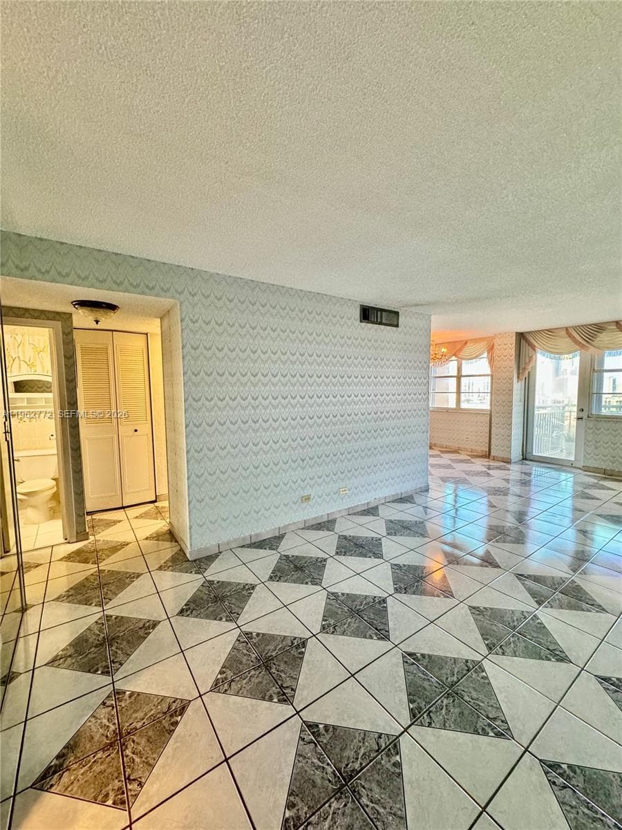 251 174th St 1715 photo 8