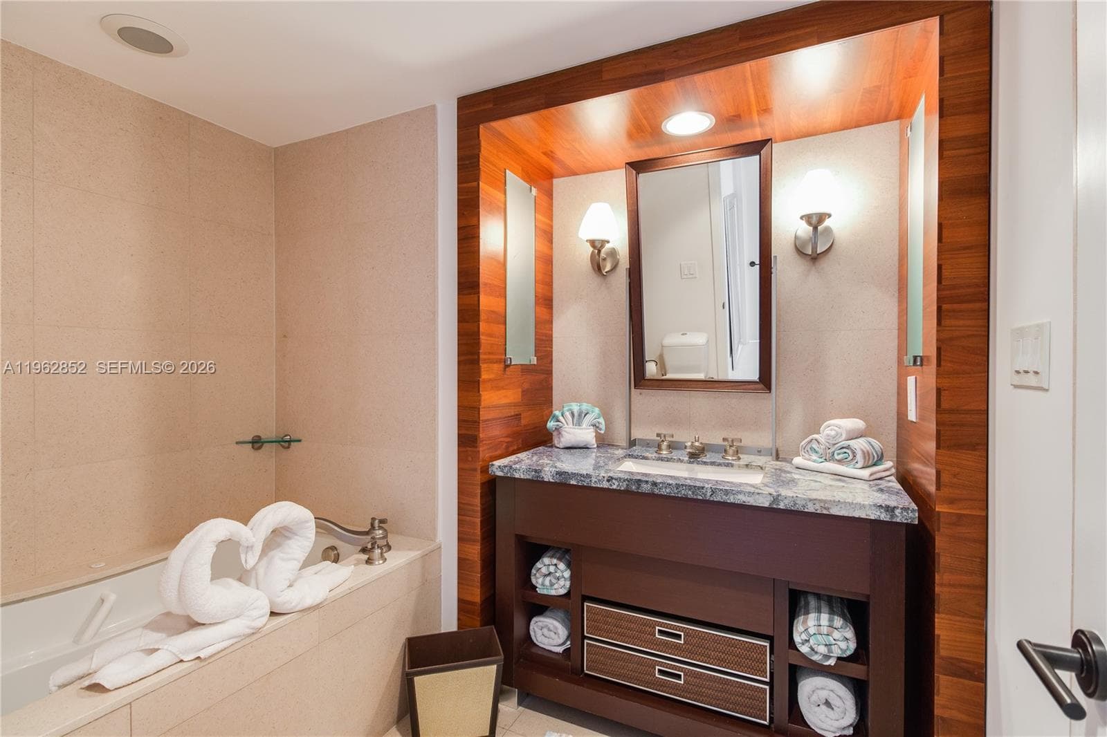 6801 Collins Ave 1415- photo 9