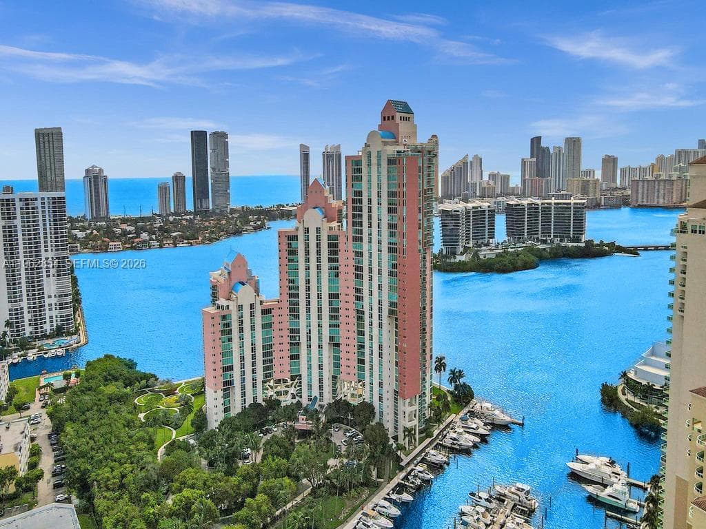 3370 Hidden Bay Dr 1501 photo 5