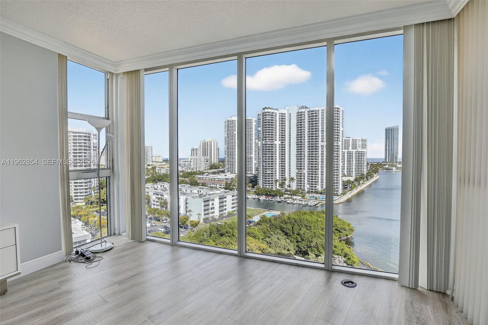 3370 Hidden Bay Dr 1501 photo 18