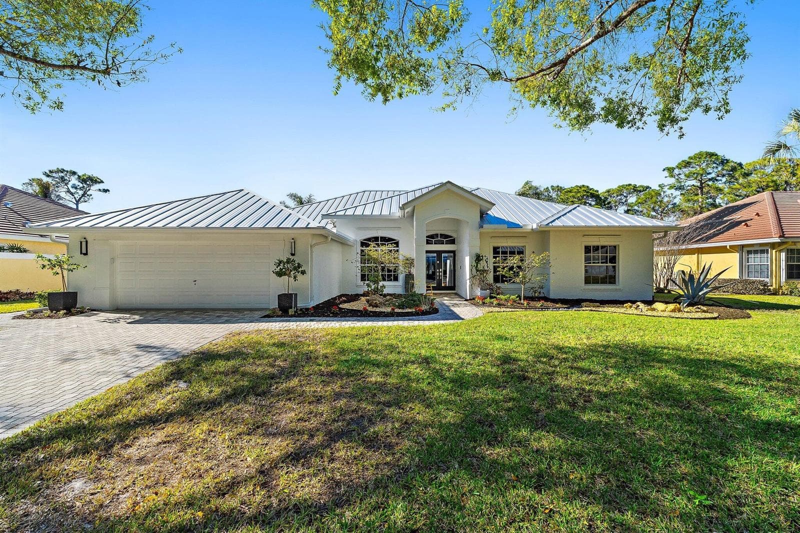 8888 SW Fishermans Wharf Drive photo 1