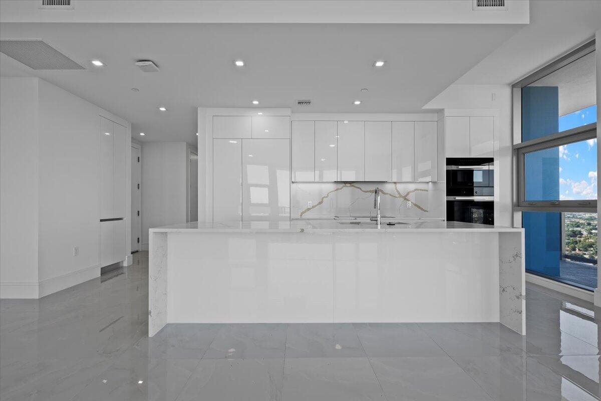 220 Lake Shore Drive 2223 photo 6