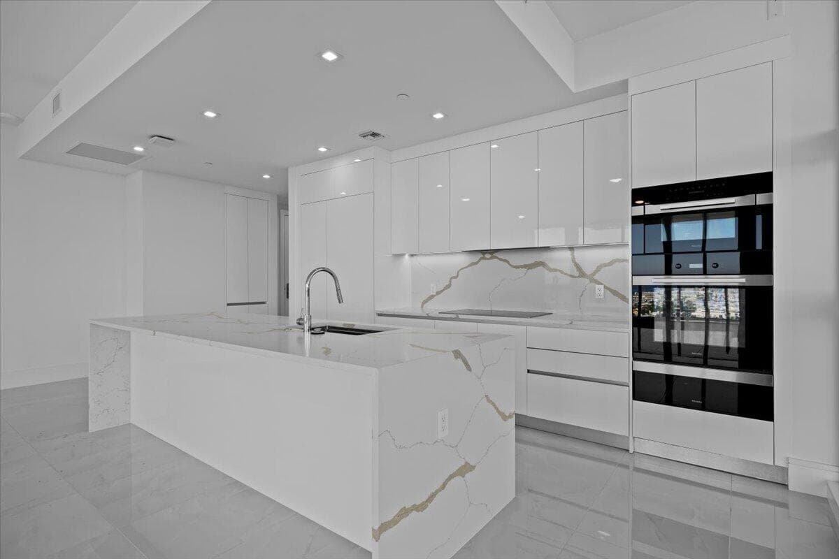 220 Lake Shore Drive 2223 photo 7