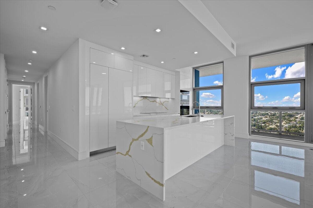 220 Lake Shore Drive 2223 photo 4