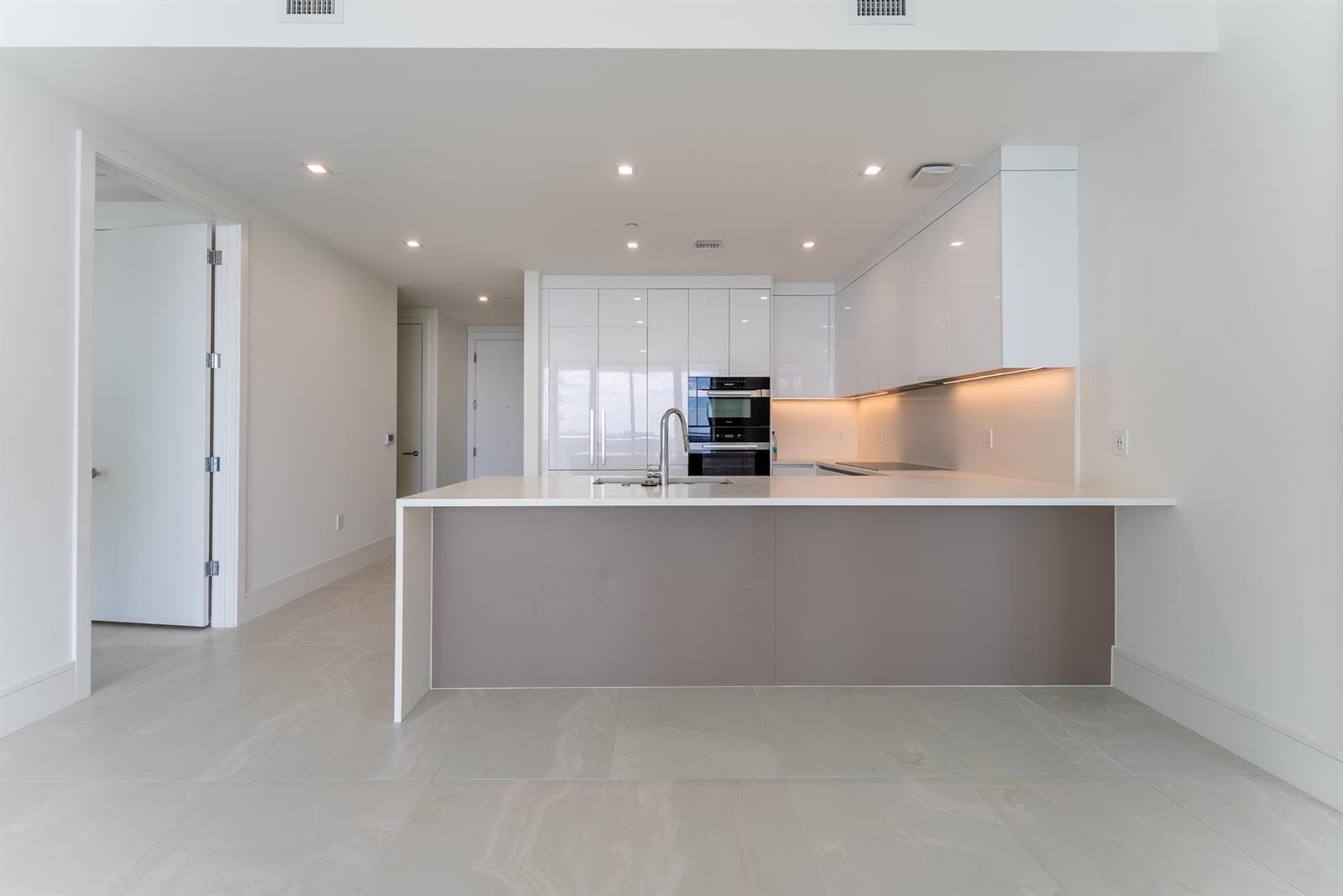 220 Lake Shore Drive 1011 photo 7