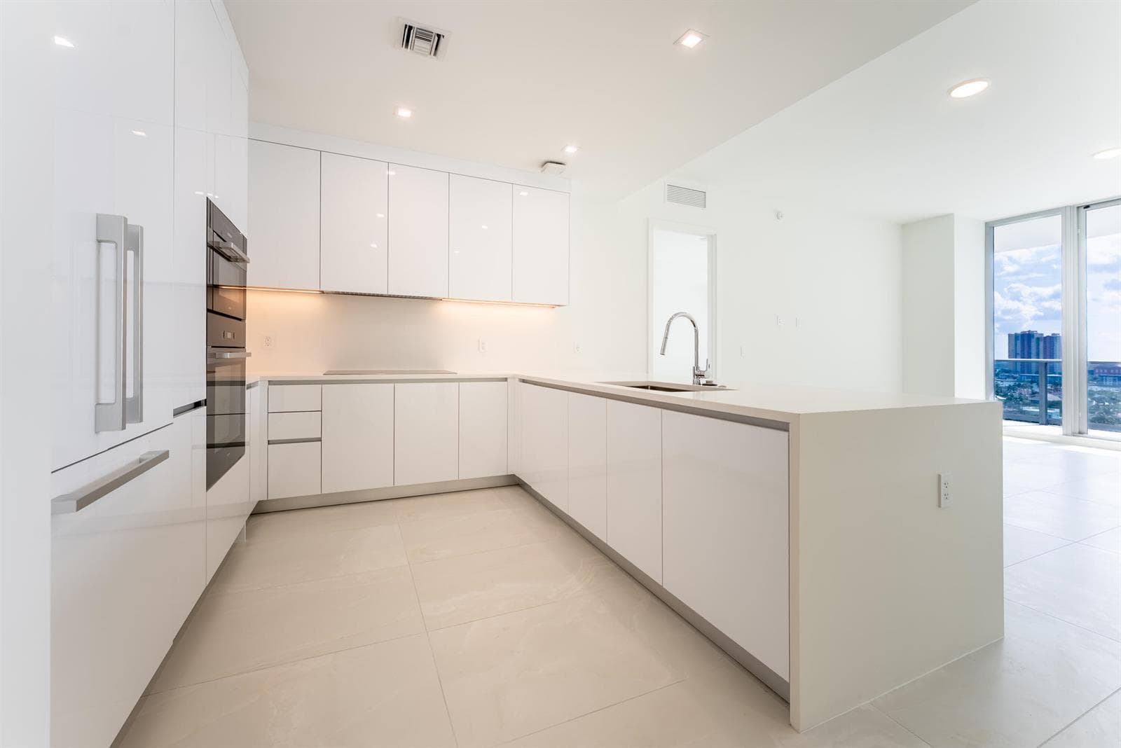 220 Lake Shore Drive 1011 photo 5