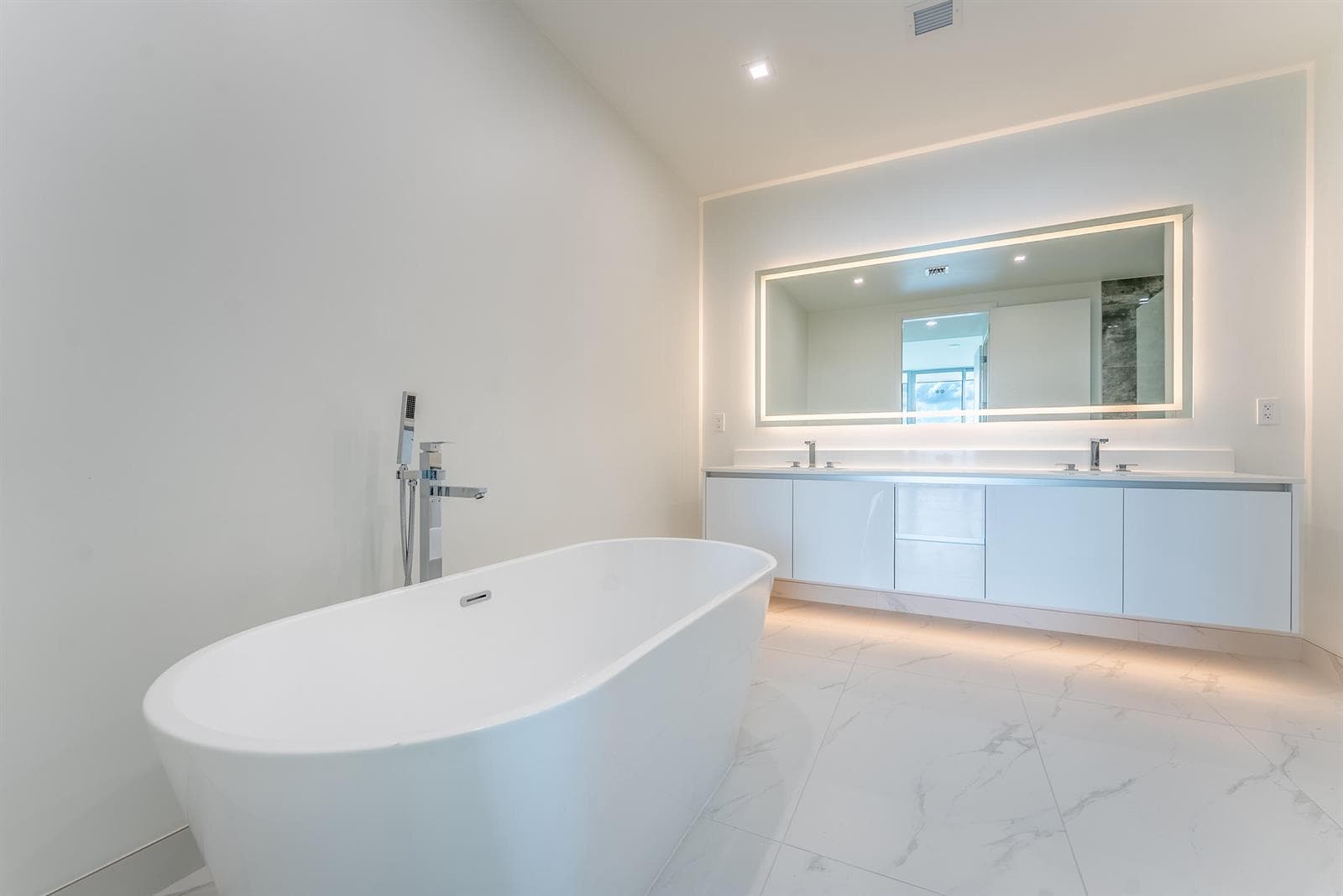 220 Lake Shore Drive 1011 photo 20