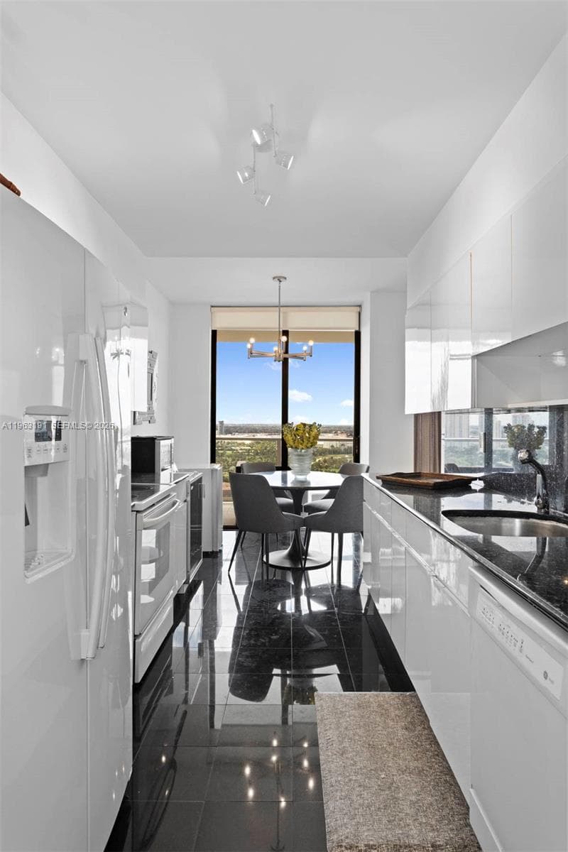 19500 Turnberry Way 20-C photo 20