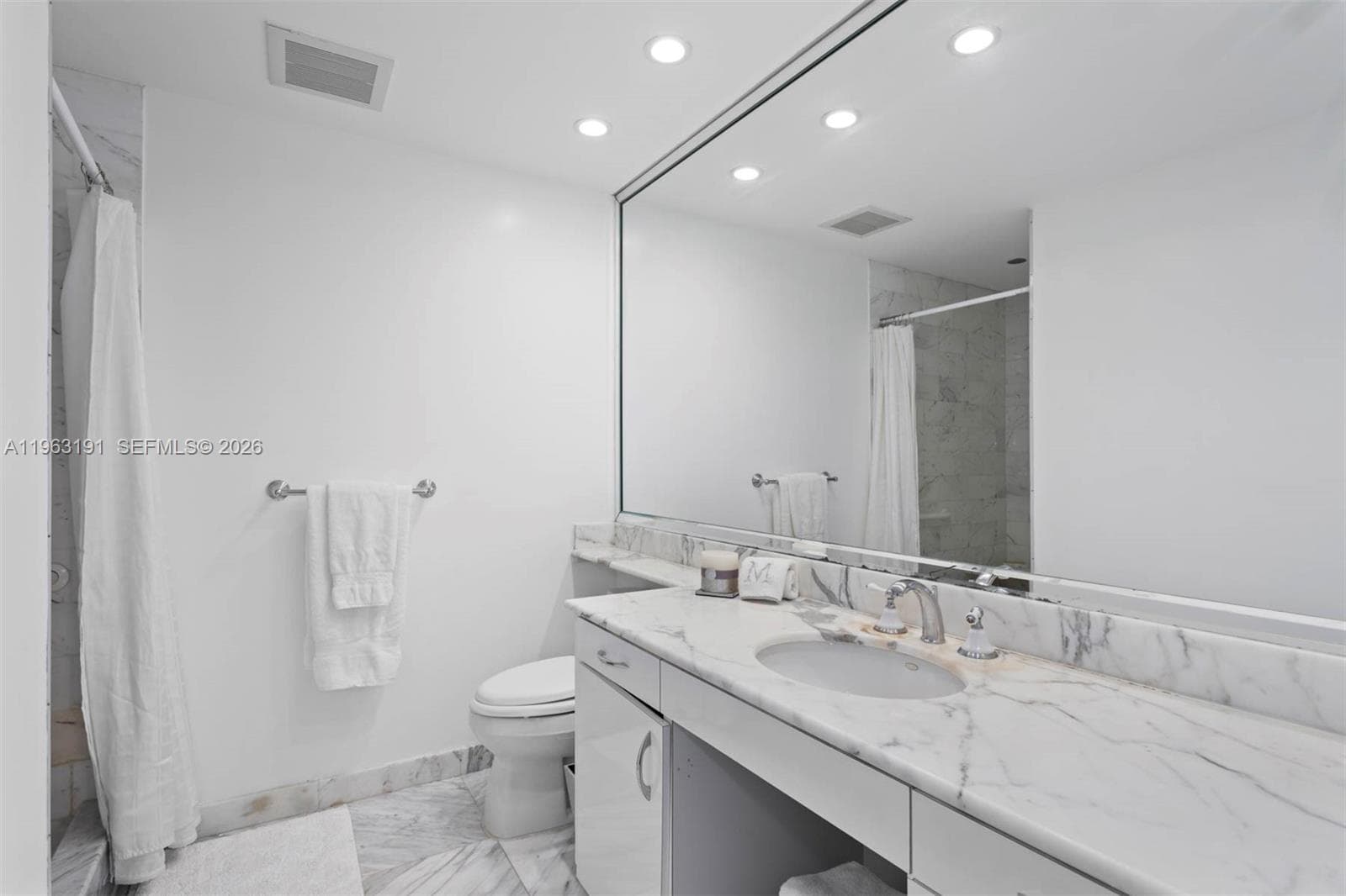 19500 Turnberry Way 20-C photo 18