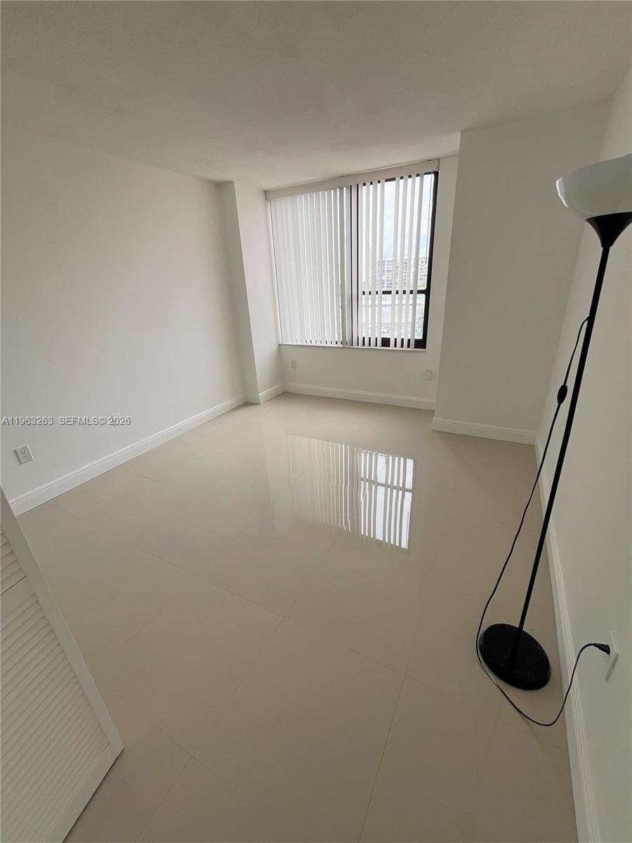 3505 S Ocean Dr 502 photo 11