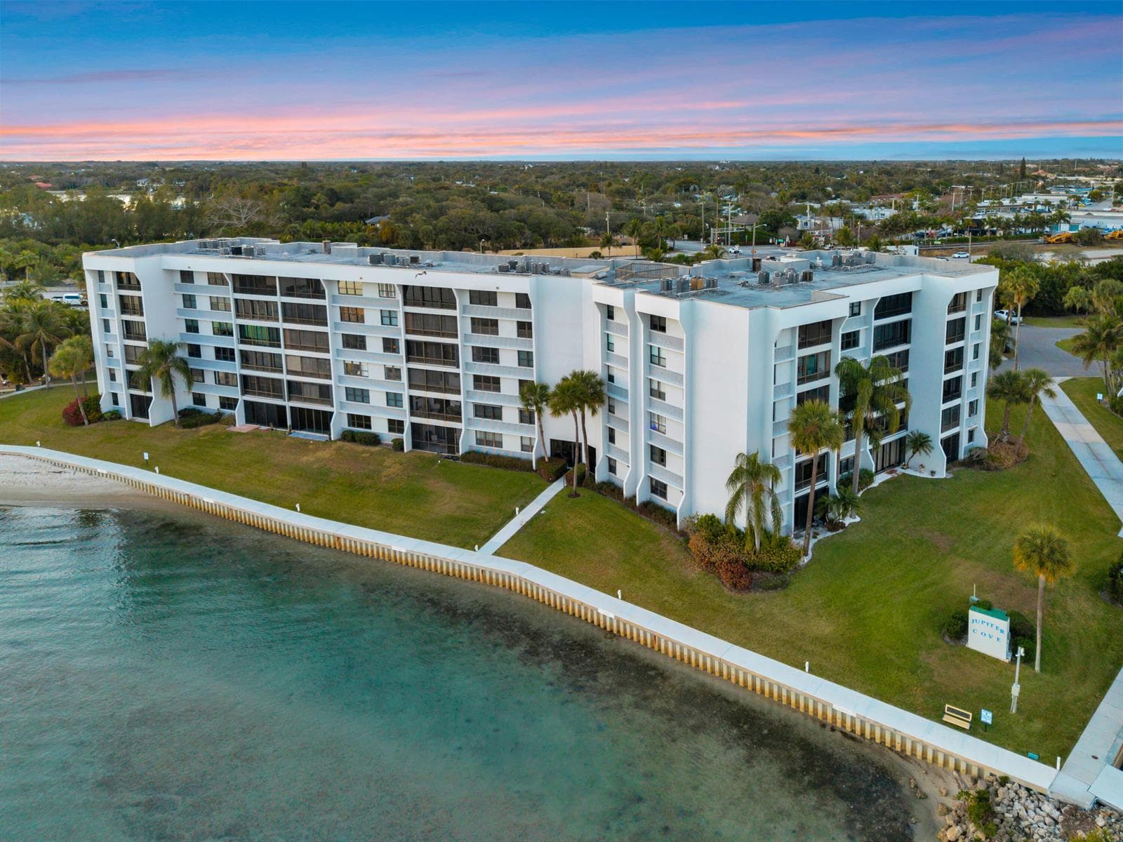 1542 Jupiter Cove Drive 604c photo 3