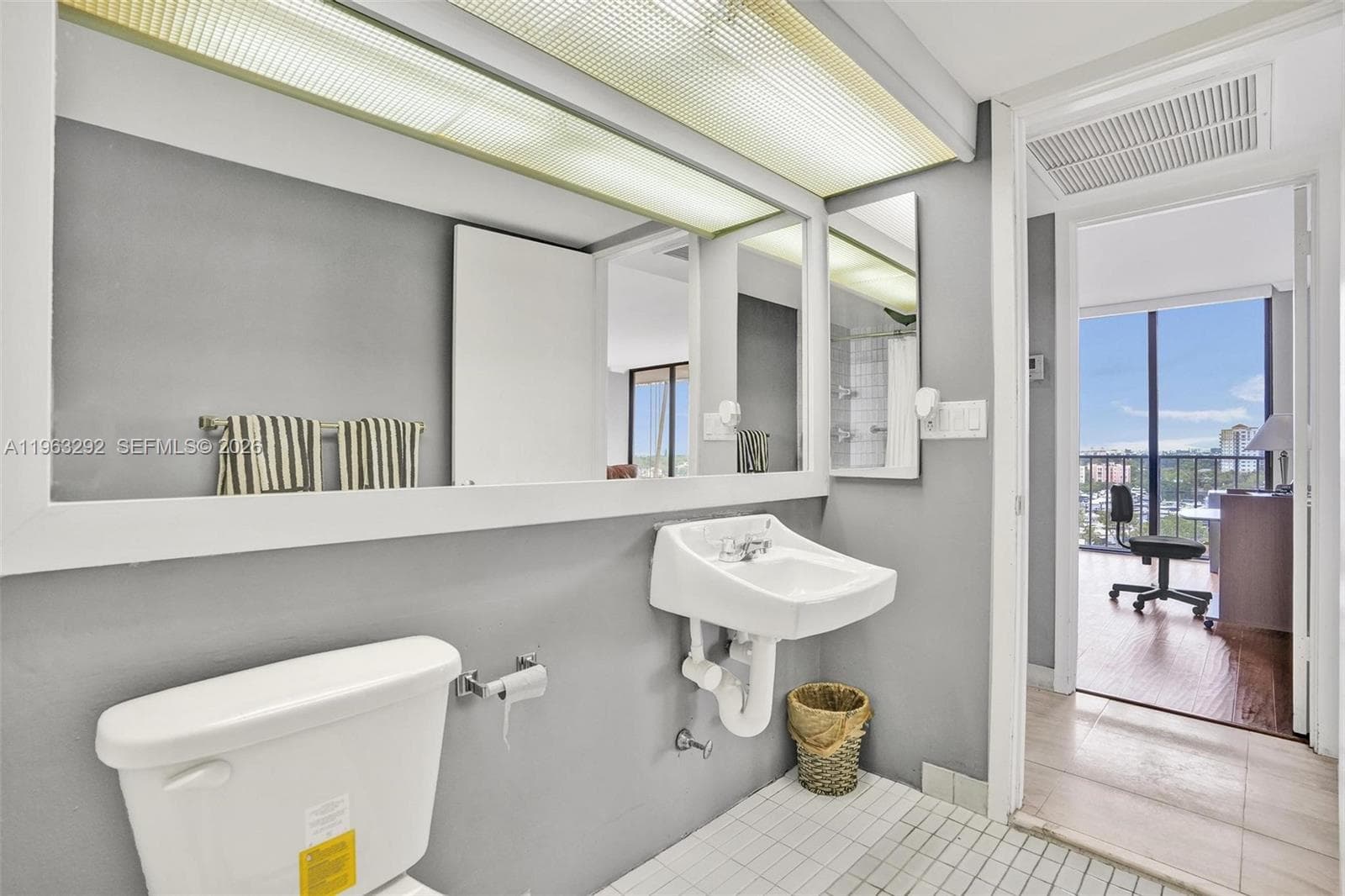 19355 Turnberry Way 8K photo 23