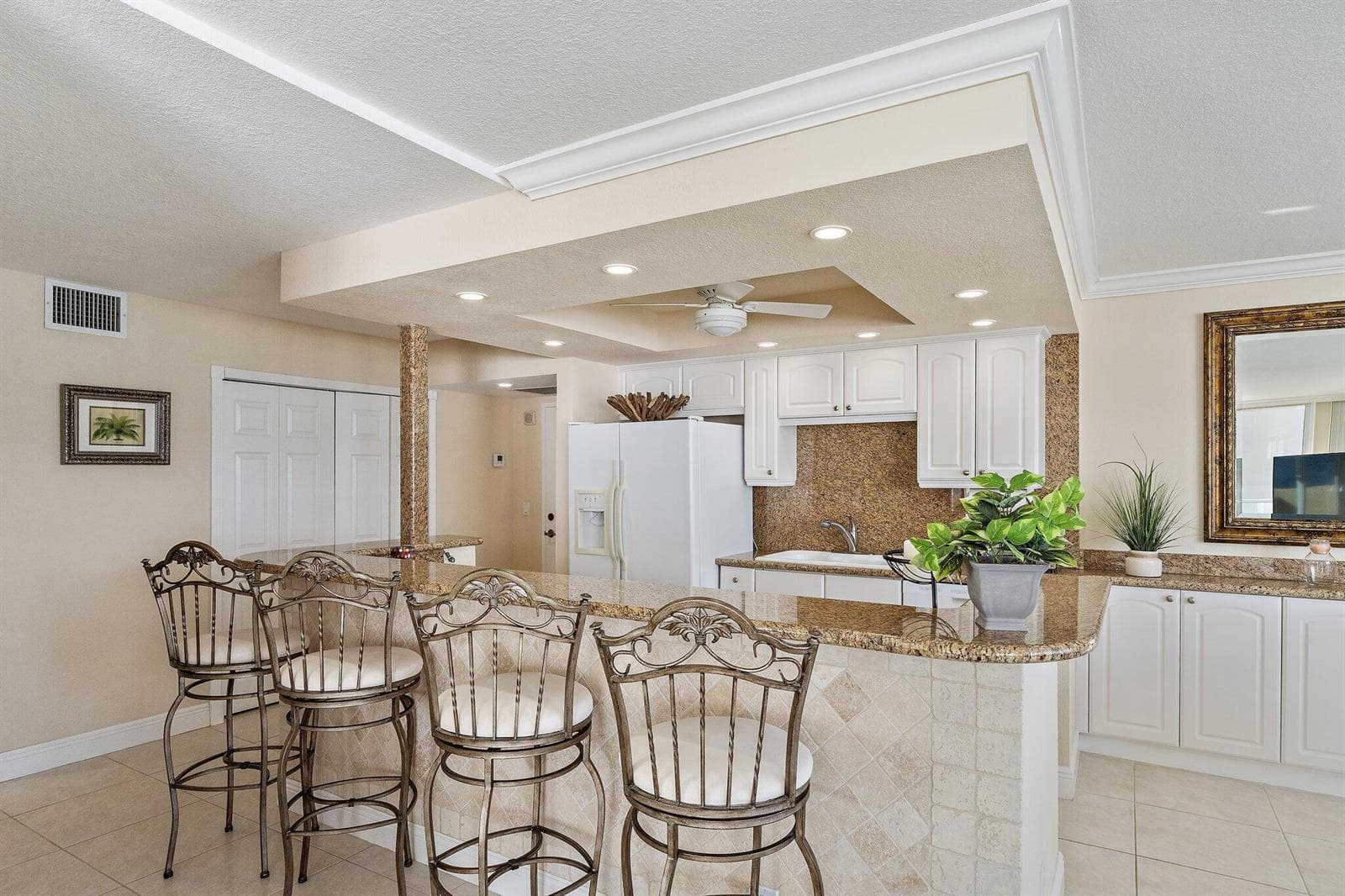 5440 N Ocean Drive 907 photo 17