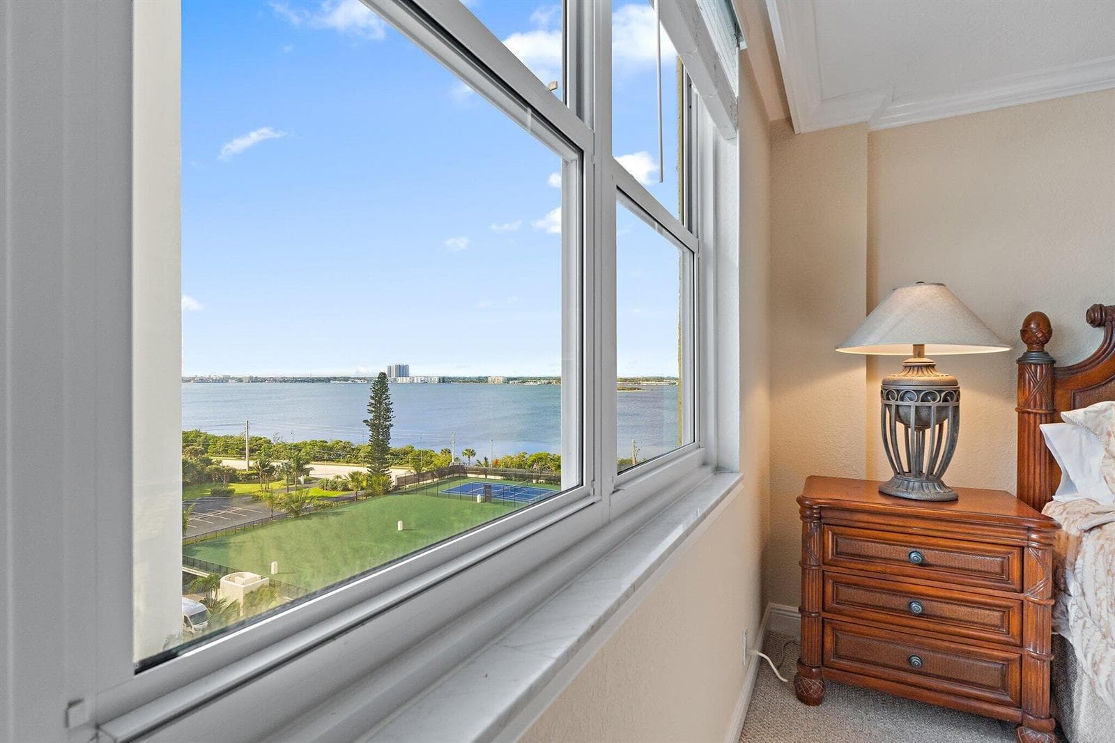 5440 N Ocean Drive 907 photo 22