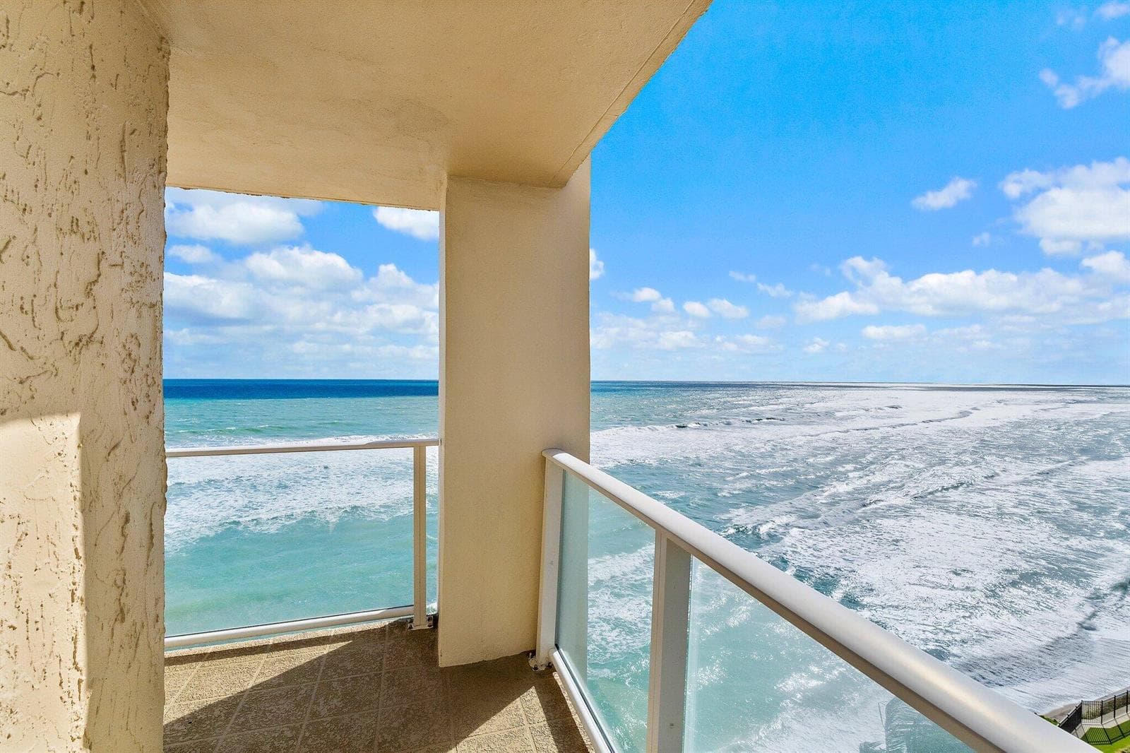 5440 N Ocean Drive 907 photo 8