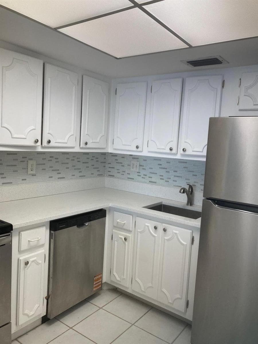 2936 Lake Shore Drive 409 photo 5