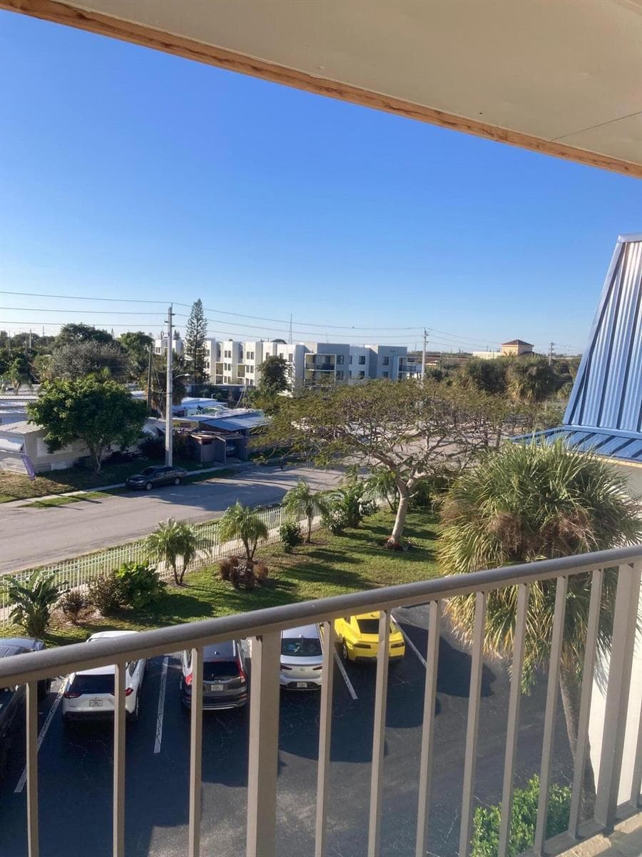 2936 Lake Shore Drive 409 photo 10
