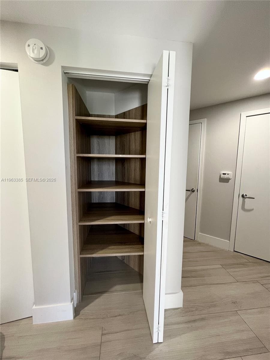 16385 Biscayne Blvd 607 photo 13