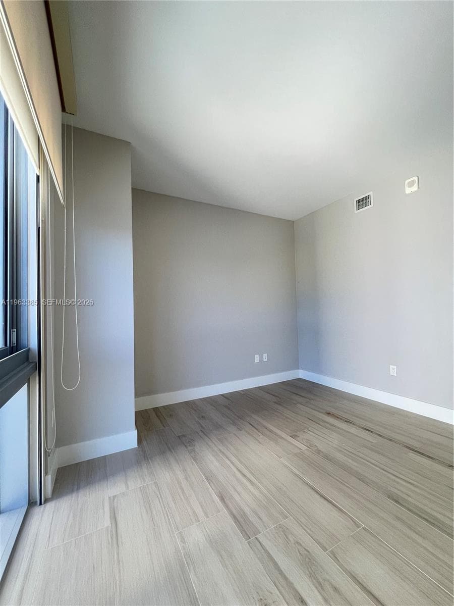 16385 Biscayne Blvd 607 photo 7