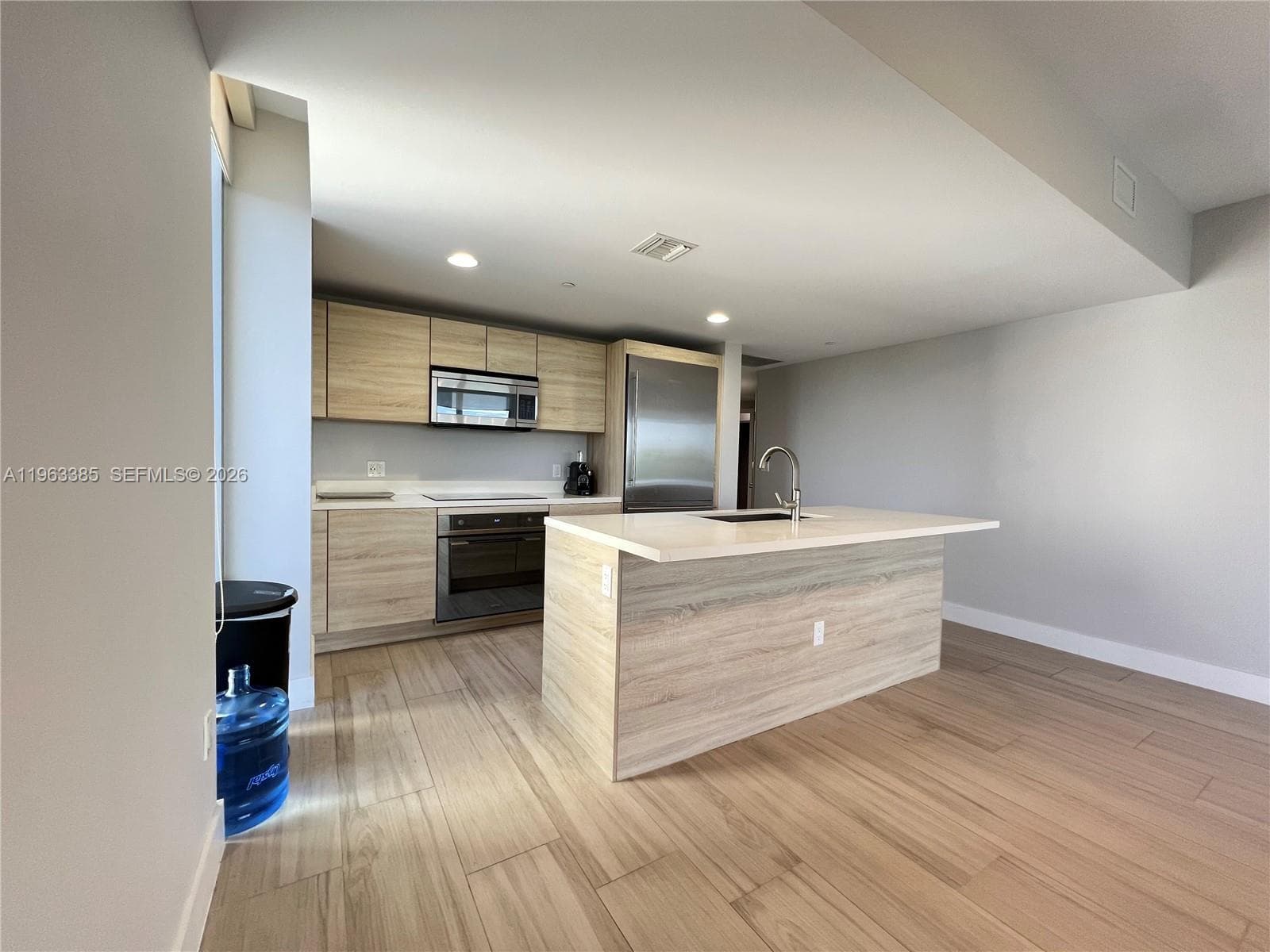 16385 Biscayne Blvd 607 photo 5
