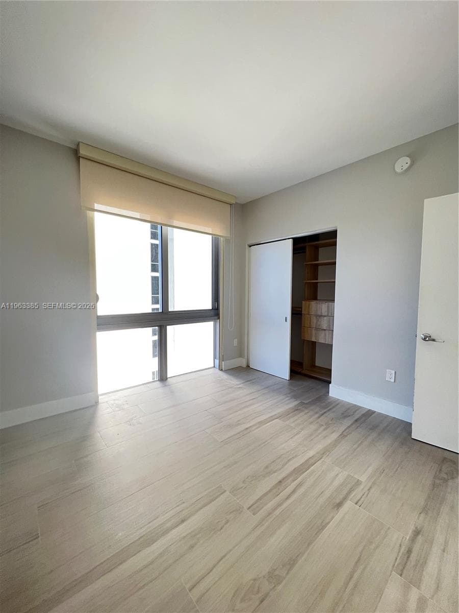 16385 Biscayne Blvd 607 photo 15