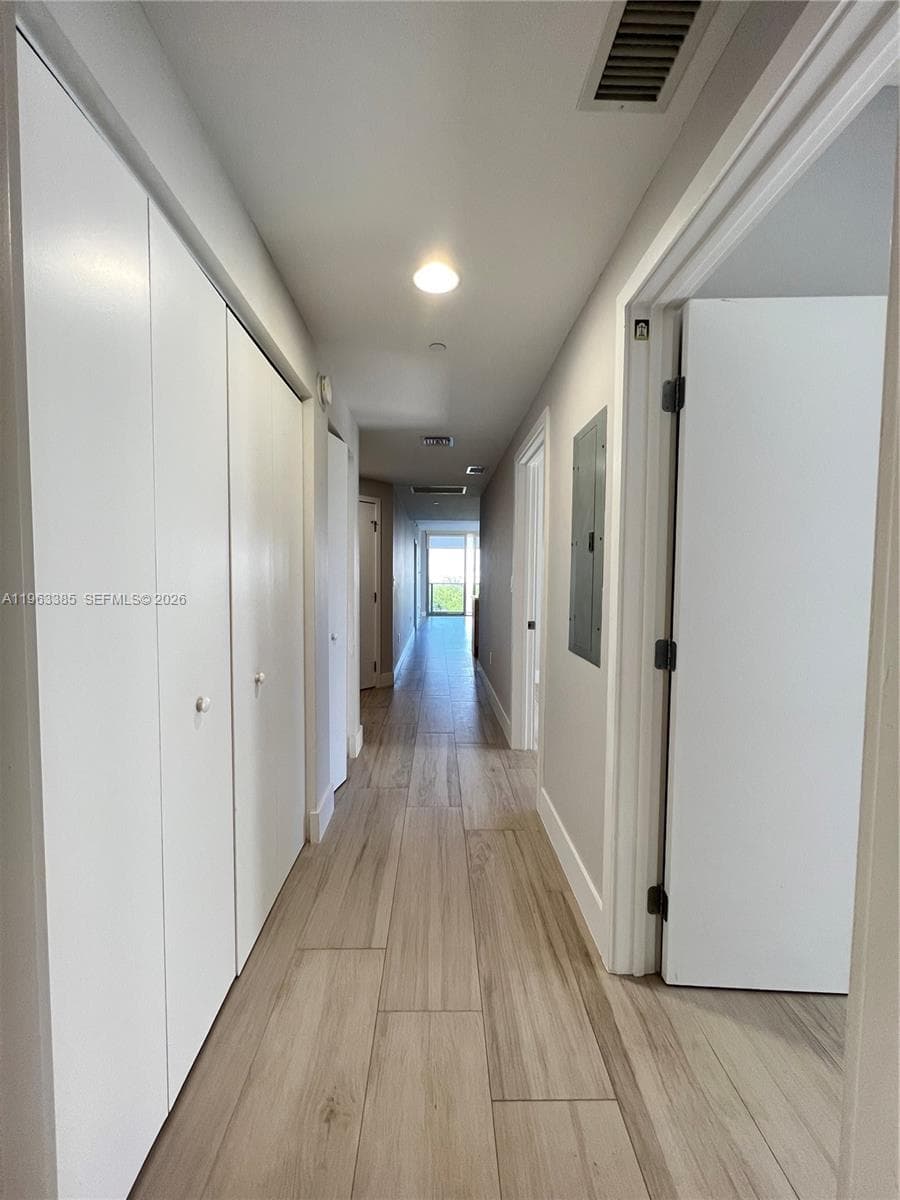16385 Biscayne Blvd 607 photo 11