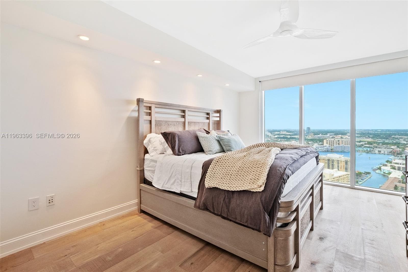 1800 S Ocean Dr 3608 photo 15