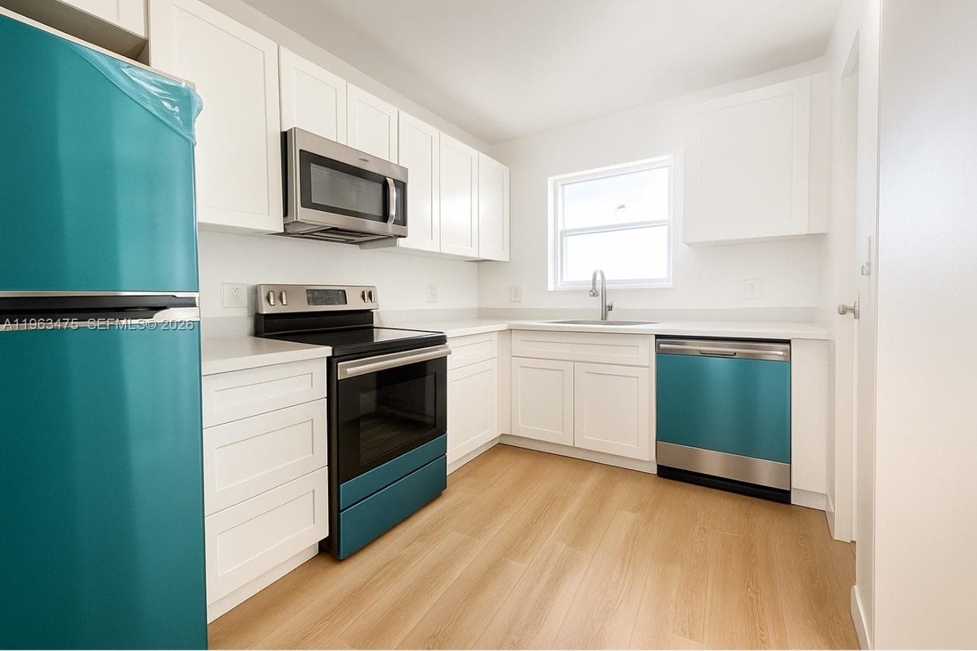 333 17th Ct 203B photo 1