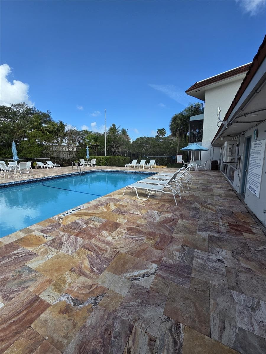 333 17th Ct 203B photo 25