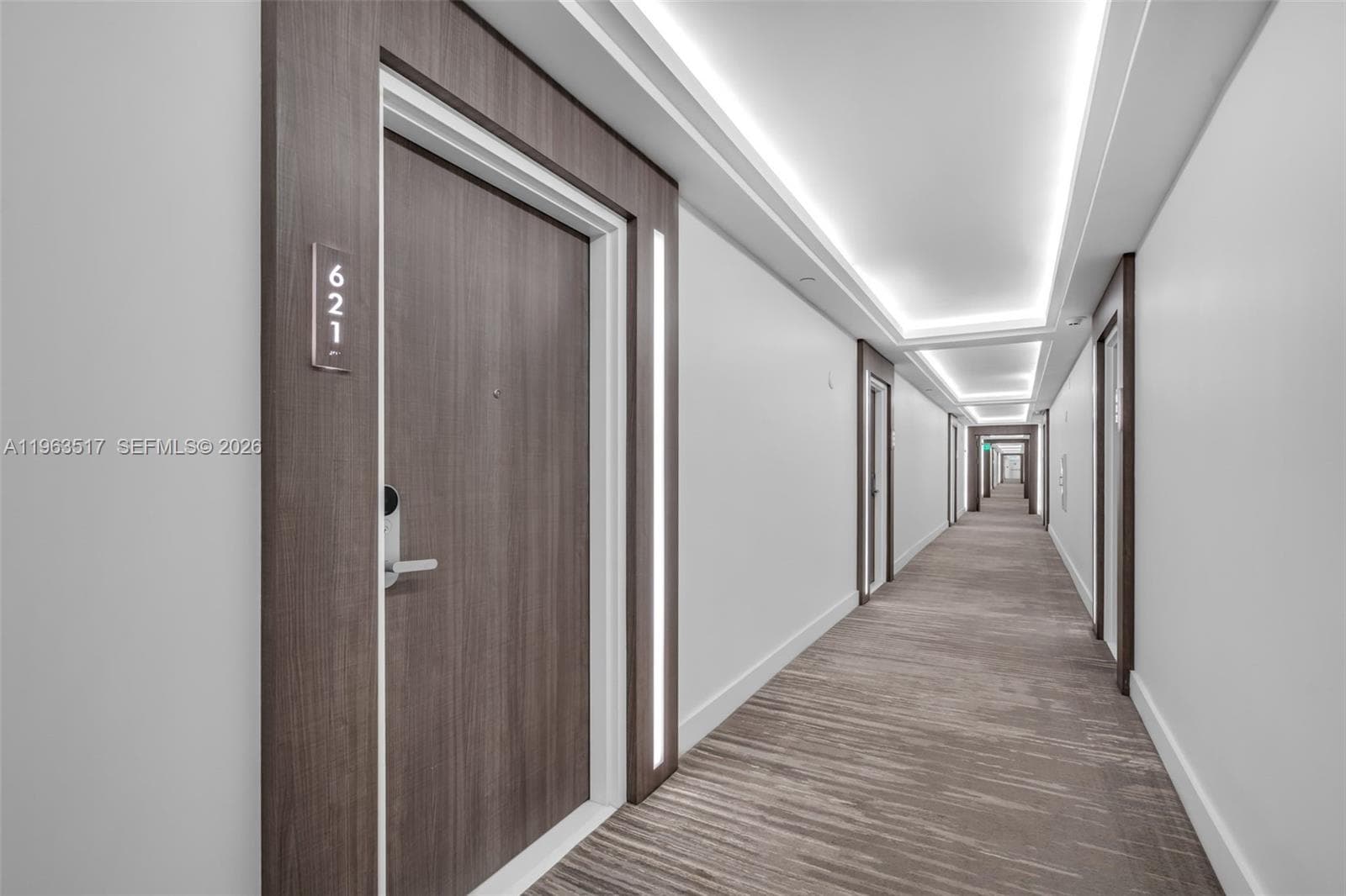 2301 Collins Ave 621 photo 3